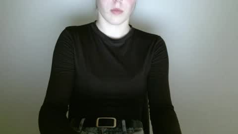 Snapshot of love_vivian chatting on 05/18/26, 04:24 Vivian online show from 05/18/26, 04:24