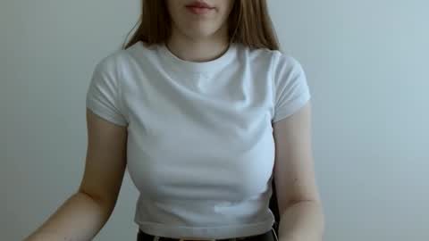 Snapshot of love_vivian chatting on 06/01/26, 11:12 Vivian online show from 06/01/26, 11:12