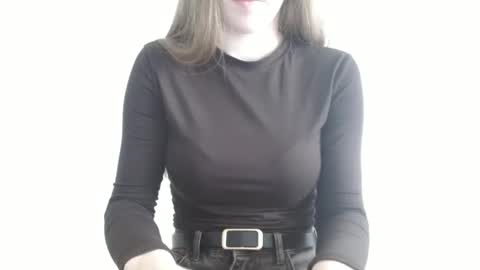 Snapshot of love_vivian chatting on 06/02/26, 12:07 Vivian online show from 06/02/26, 12:07