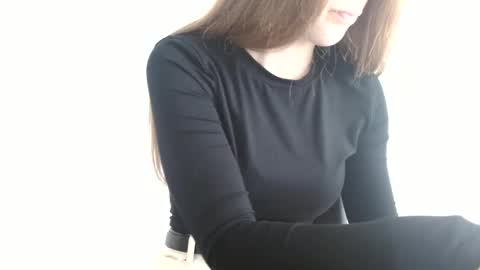 Snapshot of love_vivian chatting on 06/03/26, 11:13 Vivian online show from 06/03/26, 11:13
