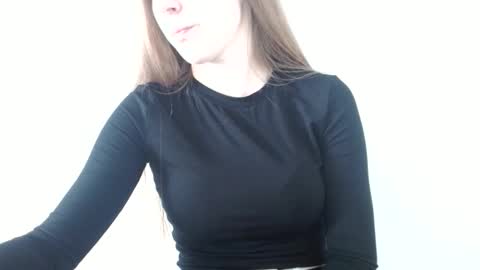 Snapshot of love_vivian chatting on 06/11/26, 11:08 Vivian online show from 06/11/26, 11:08