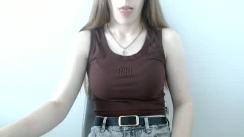 Vivian online show from 06/19/26, 12:09