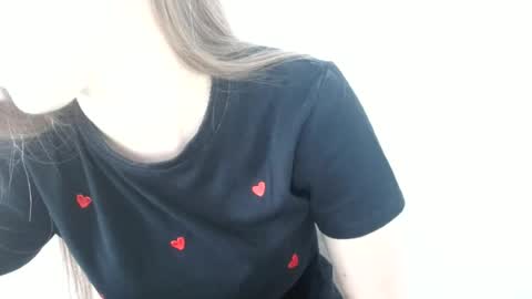 Vivian online show from 06/23/26, 10:02