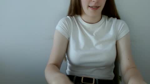 Vivian online show from 06/24/26, 11:09