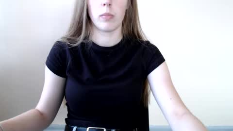 Vivian online show from 07/28/26, 11:17