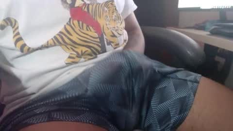 Snapshot of loveandrobotss chatting on 02/12/26, 05:08 Estiven online show from 02/12/26, 05:08