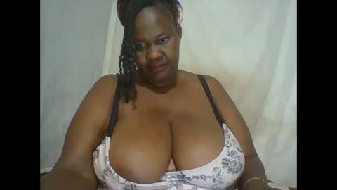 Snapshot of lovebigmelon chatting on 02/27/26, 12:10 Lynn online show from 02/27/26, 12:10