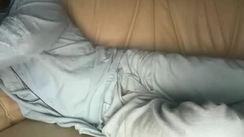 Snapshot of lovecoquin chatting on 10/15/25, 08:20 lovecoquin online show from 10/15/25, 08:20