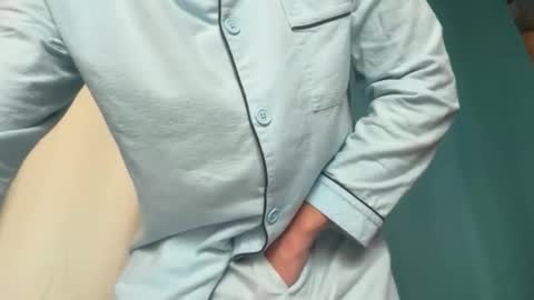 Snapshot of lovecoquin chatting on 10/30/25, 02:29 lovecoquin online show from 10/30/25, 02:29