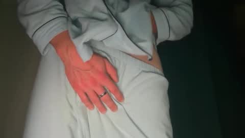 Snapshot of lovecoquin chatting on 11/12/25, 08:52 lovecoquin online show from 11/12/25, 08:52