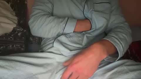 Snapshot of lovecoquin chatting on 11/17/25, 11:32 lovecoquin online show from 11/17/25, 11:32