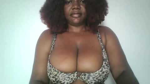 Snapshot of lovecumsluttie chatting on 10/08/25, 06:33 mila online show from 10/08/25, 06:33