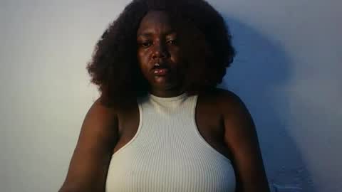 Snapshot of lovecumsluttie chatting on 10/11/25, 06:50 mila online show from 10/11/25, 06:50