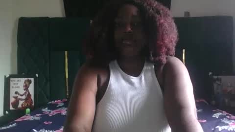 Snapshot of lovecumsluttie chatting on 11/06/25, 09:54 mila online show from 11/06/25, 09:54