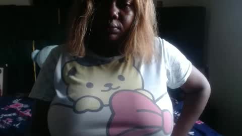 Snapshot of lovecumsluttie chatting on 11/11/25, 06:46 mila online show from 11/11/25, 06:46