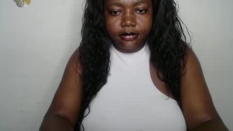 Snapshot of lovecumsluttie chatting on 11/29/25, 01:03 mila online show from 11/29/25, 01:03