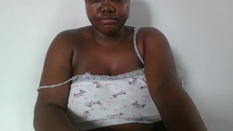 Snapshot of lovecumsluttie chatting on 12/14/25, 01:05 mila online show from 12/14/25, 01:05