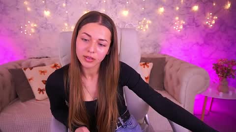 Snapshot of loveedove chatting on 03/31/26, 01:33 loveedove online show from 03/31/26, 01:33