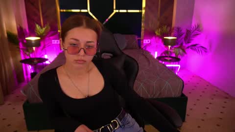 Snapshot of loveedove chatting on 04/03/26, 01:31 loveedove online show from 04/03/26, 01:31