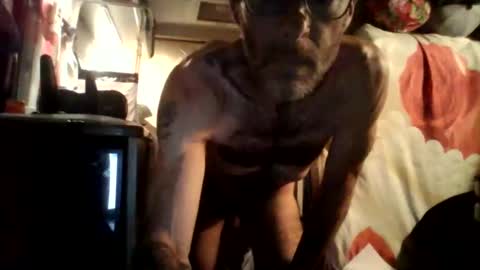 Snapshot of lovefeetcams27 chatting on 12/29/24, 04:05 lovefeetcams27 online show from 12/29/24, 04:05