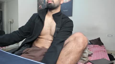 Snapshot of lovehairyindian chatting on 02/28/25, 01:58 Indian hairy online show from 02/28/25, 01:58