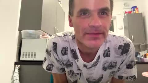 Snapshot of loveit23456 chatting on 11/23/25, 02:33 getnaked123 online show from 11/23/25, 02:33