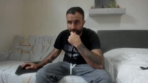 Snapshot of loveivat80 chatting on 11/23/25, 09:20 loveivat80 online show from 11/23/25, 09:20