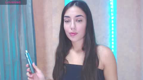 Snapshot of lovelly_me chatting on 10/21/25, 09:43 lovelly_me online show from 10/21/25, 09:43