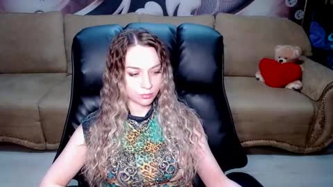 private open online show from 04/01/26, 05:54