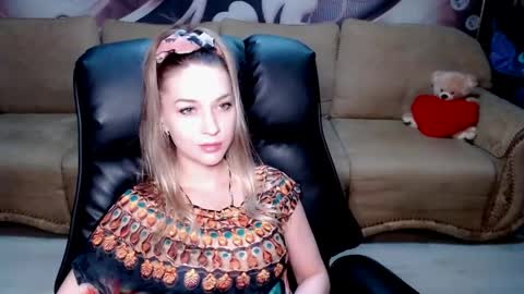private open online show from 04/08/26, 02:50