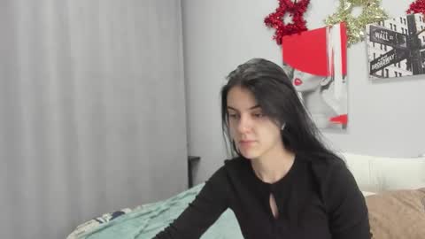 Snapshot of lovely__audrey chatting on 12/21/25, 01:24 lovely__audrey online show from 12/21/25, 01:24