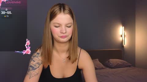 Snapshot of lovely_babyy chatting on 12/11/24, 12:44 Jenny online show from 12/11/24, 12:44