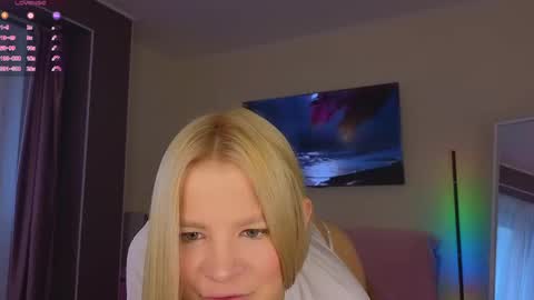 Jenny online show from 04/25/26, 04:37