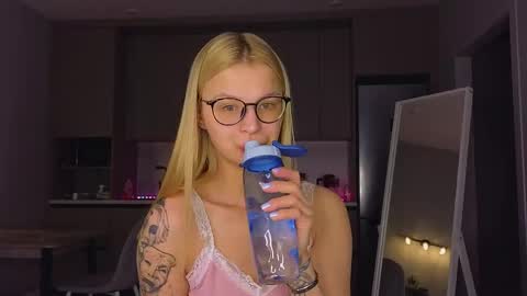 Jenny online show from 05/05/26, 04:37