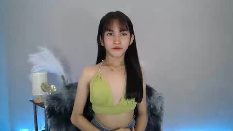 Snapshot of lovely_bellax chatting on 05/13/26, 03:48 BELLA online show from 05/13/26, 03:48