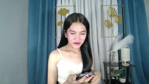 Snapshot of lovely_bellax chatting on 05/18/26, 02:07 BELLA online show from 05/18/26, 02:07