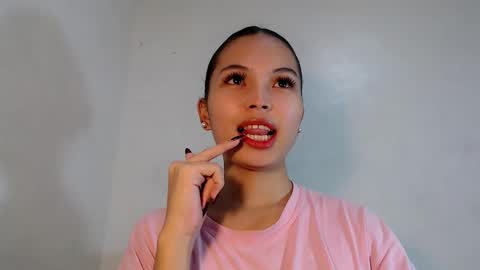 Snapshot of lovely_darlingx chatting on 09/29/25, 04:06 Precious . online show from 09/29/25, 04:06