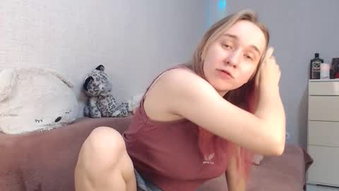 Lovely Hayley online show from 10/31/25, 11:28