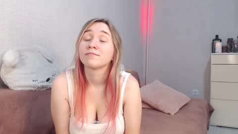 Lovely Hayley online show from 11/02/25, 09:17