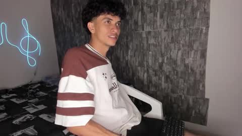 Snapshot of lovely_horny713 chatting on 04/28/26, 04:06 Salo online show from 04/28/26, 04:06