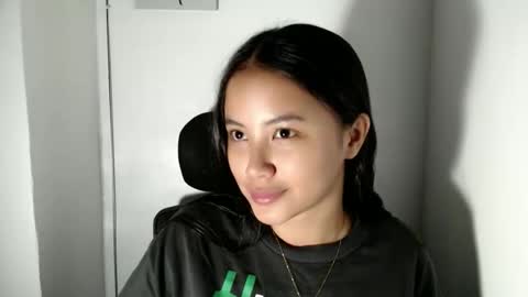 Snapshot of lovely_kiara16 chatting on 04/17/26, 03:53 Kiara online show from 04/17/26, 03:53