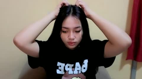 Snapshot of lovely_leah23 chatting on 09/22/25, 04:58 lovely_leah23 online show from 09/22/25, 04:58