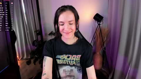 Snapshot of lovely_lo chatting on 05/07/26, 01:27 lovely_lo online show from 05/07/26, 01:27