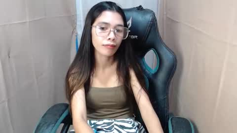 Snapshot of lovely_michelle20 chatting on 12/17/25, 07:58 diamond sweetheart20 online show from 12/17/25, 07:58