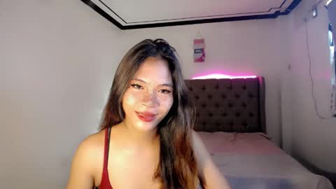 Snapshot of lovely_oliviax chatting on 06/02/26, 02:35 KATE online show from 06/02/26, 02:35