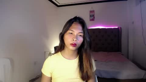 Snapshot of lovely_oliviax chatting on 06/04/26, 08:37 KATE online show from 06/04/26, 08:37