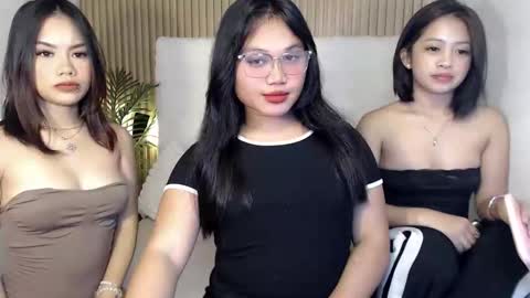 Snapshot of lovely_pearlx chatting on 04/13/26, 05:29 online show from 04/13/26, 05:29