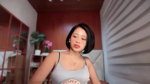 Snapshot of lovely_pearlx chatting on 04/29/26, 05:06 online show from 04/29/26, 05:06