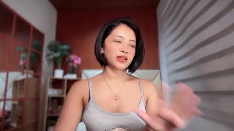 Snapshot of lovely_pearlx chatting on 04/29/26, 05:30 online show from 04/29/26, 05:30