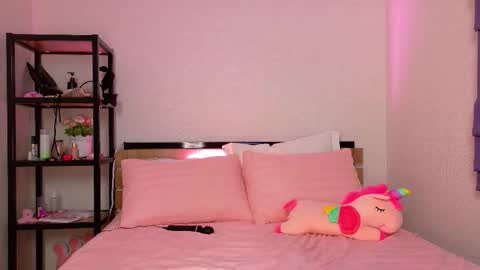 Snapshot of lovely_poppy chatting on 10/10/25, 01:15 Lolly online show from 10/10/25, 01:15